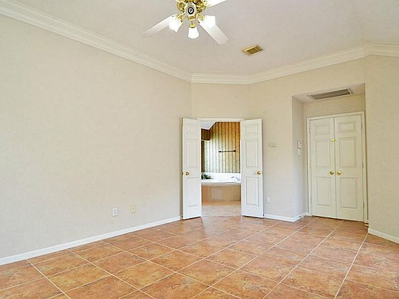 5th image of 16934 Laguna Springs Dr