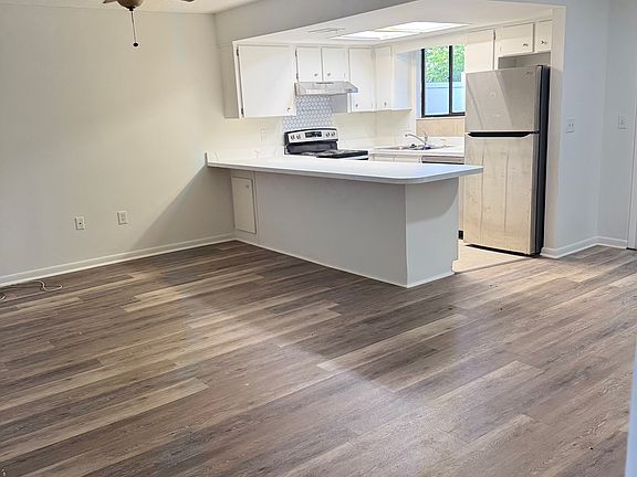 4th image of 20 Coral Reef Ct N