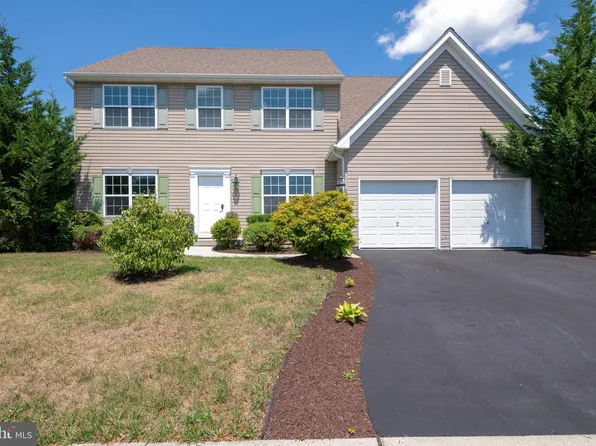 1876 Creek View Dr, Palmyra, PA 17078