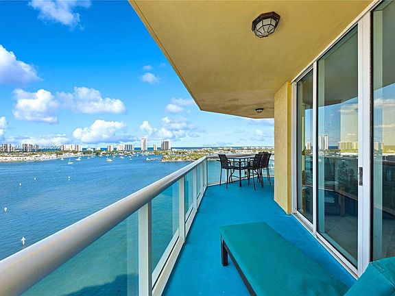4th image of 2650 Lake Shore Dr Unit 1506