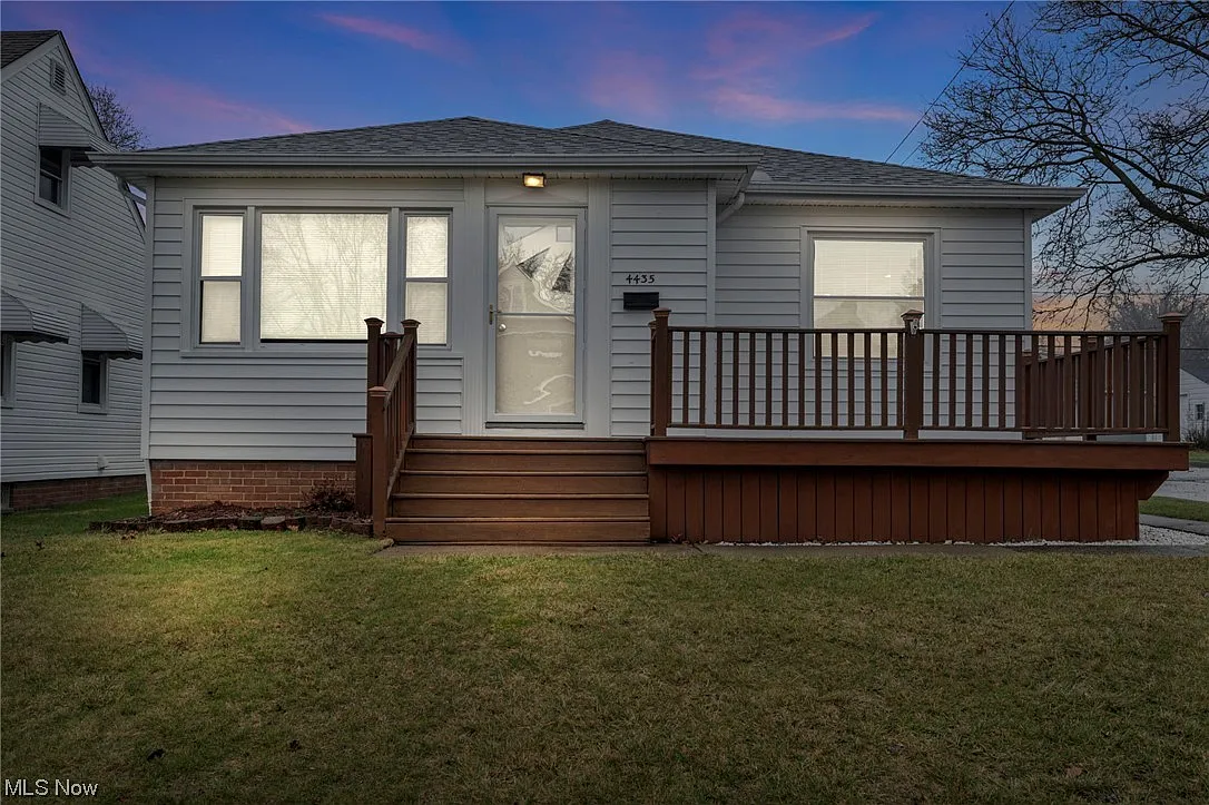4435 Russell Ave photo 1
