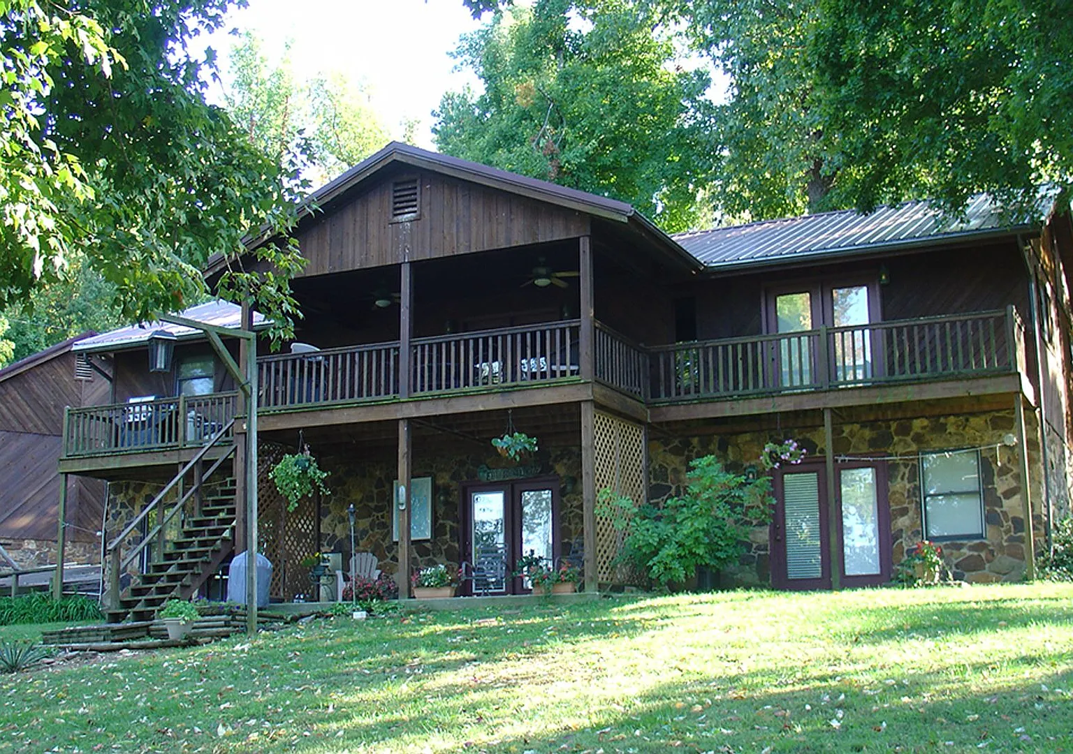 Monthly Waterfront Cabin with Slip — Photo 2