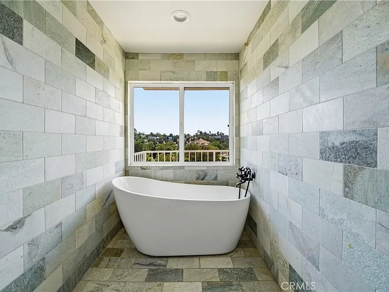 5035 Escobedo Dr — Photo 31