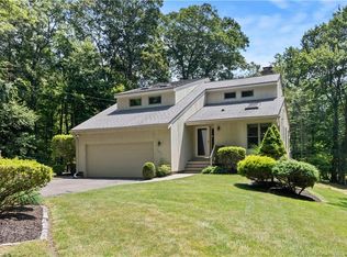 505 N Madison Rd, Guilford, CT 06437