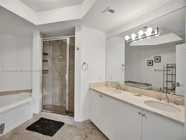17555 Atlantic Blvd #1101 — Photo 22