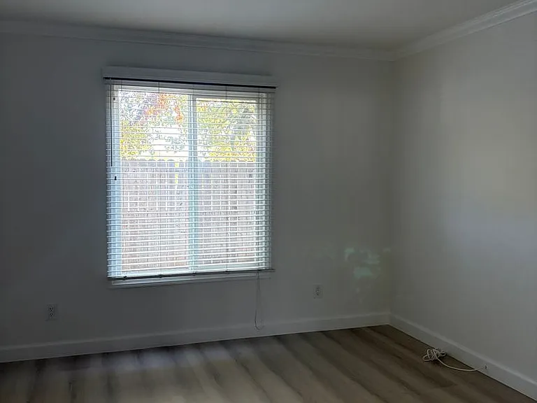 433 Pioneer Dr #2 — Photo 7