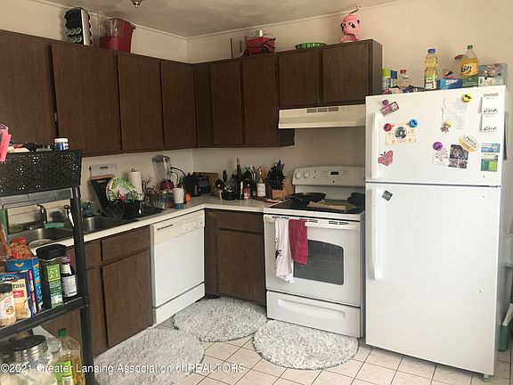 2nd image of 550 N Hagadorn Rd