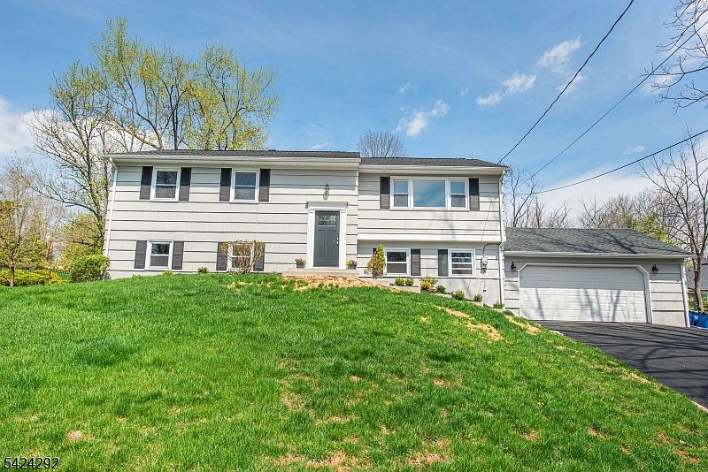 1st image of 52 Galloping Hill Rd