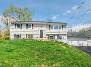 52 Galloping Hill Rd, Basking Ridge, NJ 07920