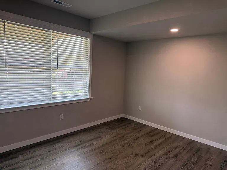 520 S Pine St — Photo 33