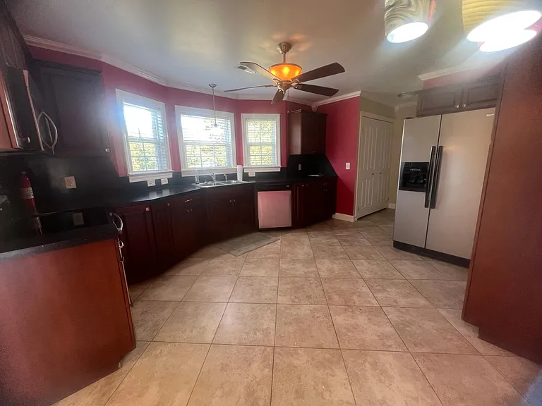 3801 N Hills Dr — Photo 7