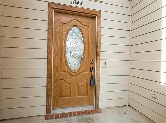 3rd image of 1044 Iron Horse Dr
