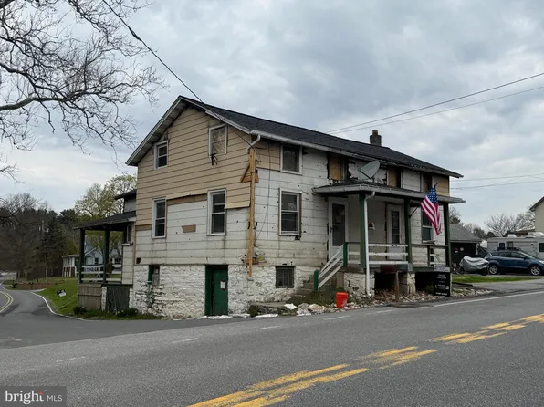 206 E Canal St, Hummelstown, PA 17036
