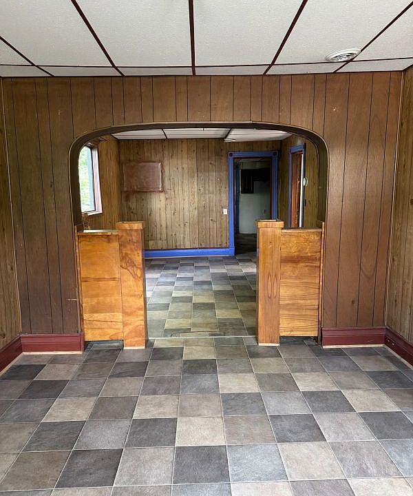 2nd image of 83 Rich St
