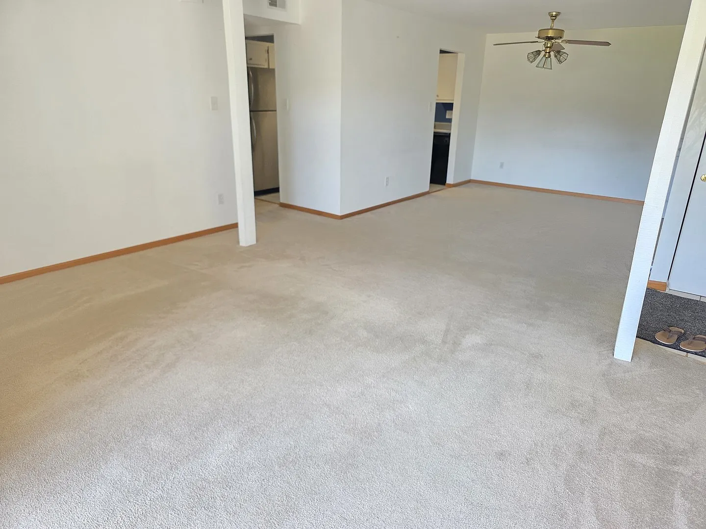 2 bed, 1200 sqft, $2,200 — Photo 2