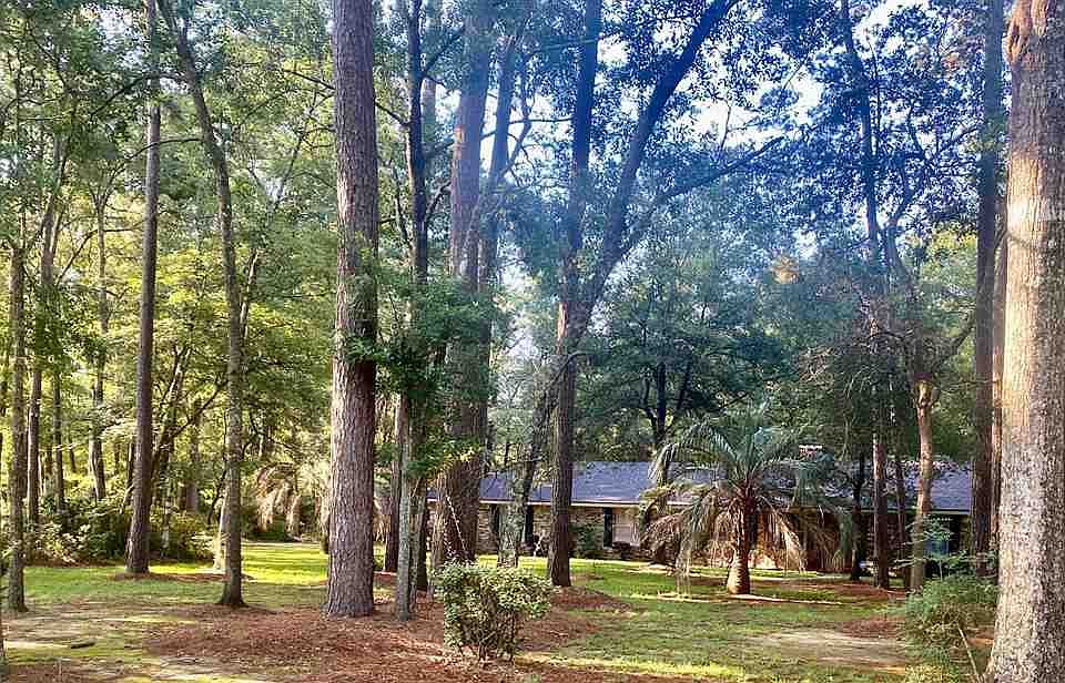 1st image of 1060 Maplewood Dr