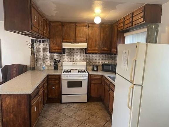 5th image of 20500 S Kenwood Ave #D