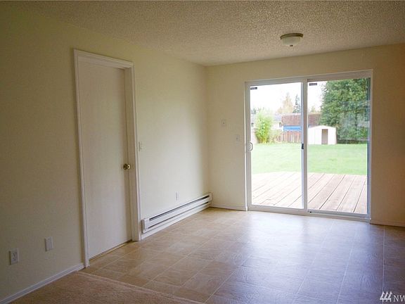 4th image of 4408 129th Pl NE