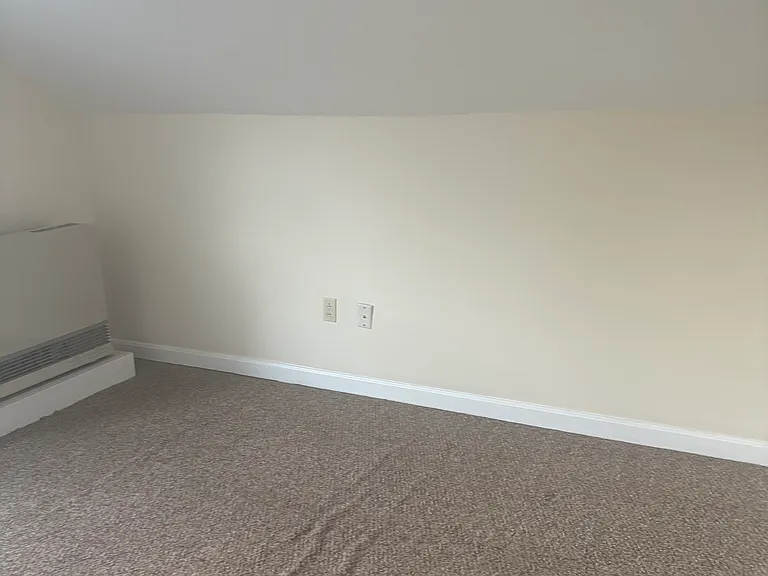 216 Elmwood Ave #B — Photo 3
