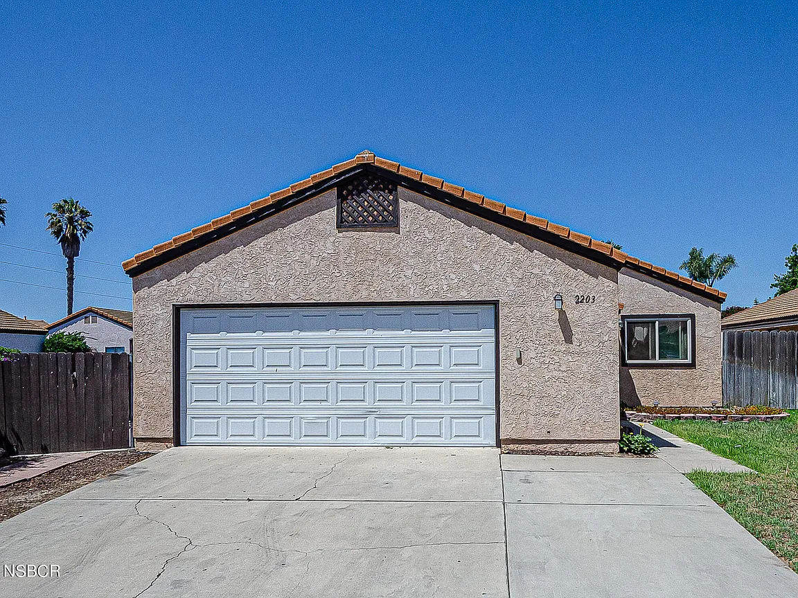 2203 Chestnut Ln, Santa Maria, CA 93458 | Zillow