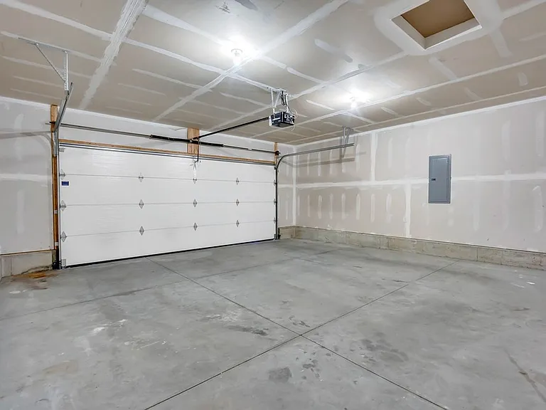 5482 Summerland Dr — Photo 17