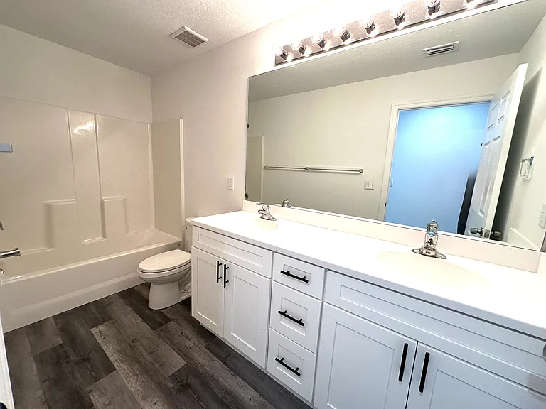 3529 S 7th St #A — Photo 16