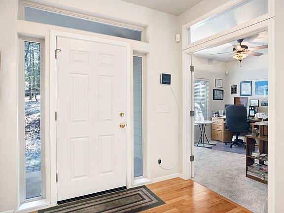 3rd image of 6822 Winterwood Dr