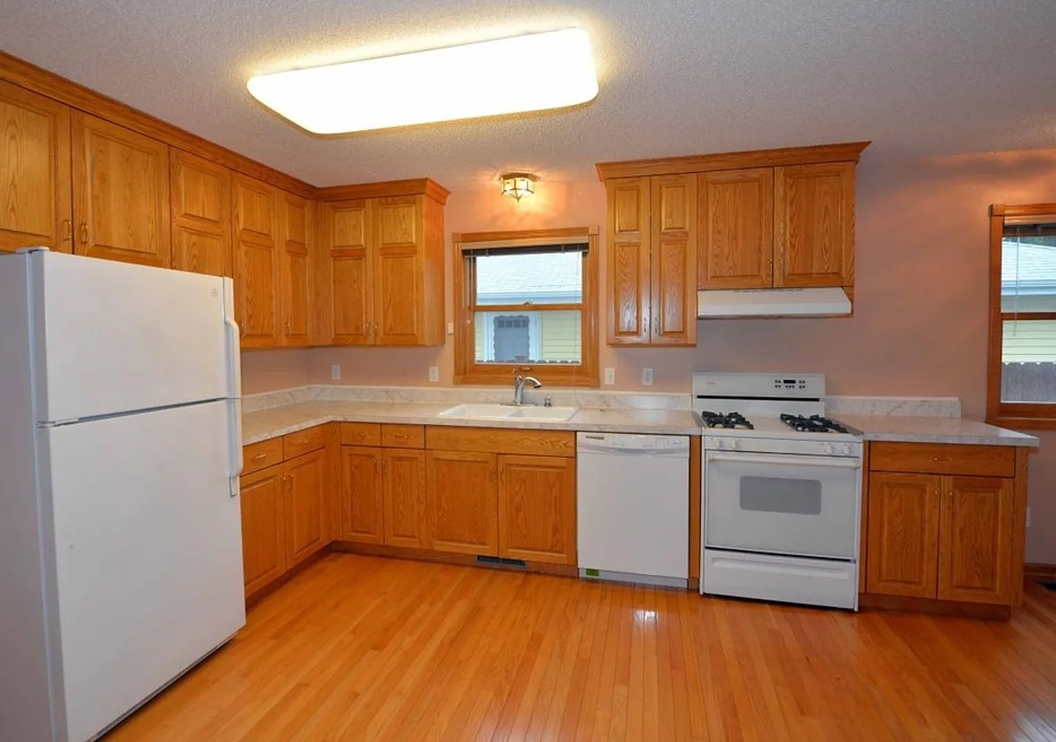 Robbinsdale Home for Rent — Photo 4