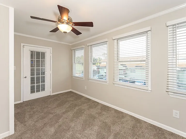 2505 W Broad St #122 — Photo 16