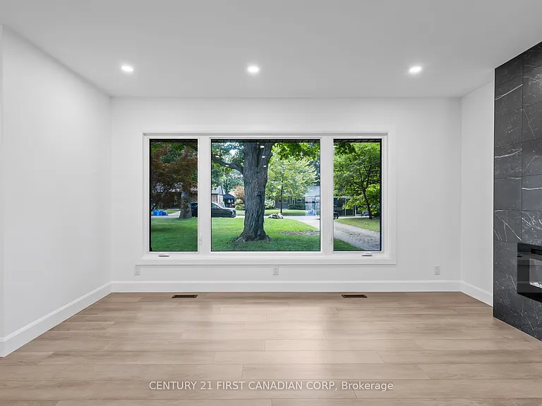 32 Braemar Cres — Photo 10