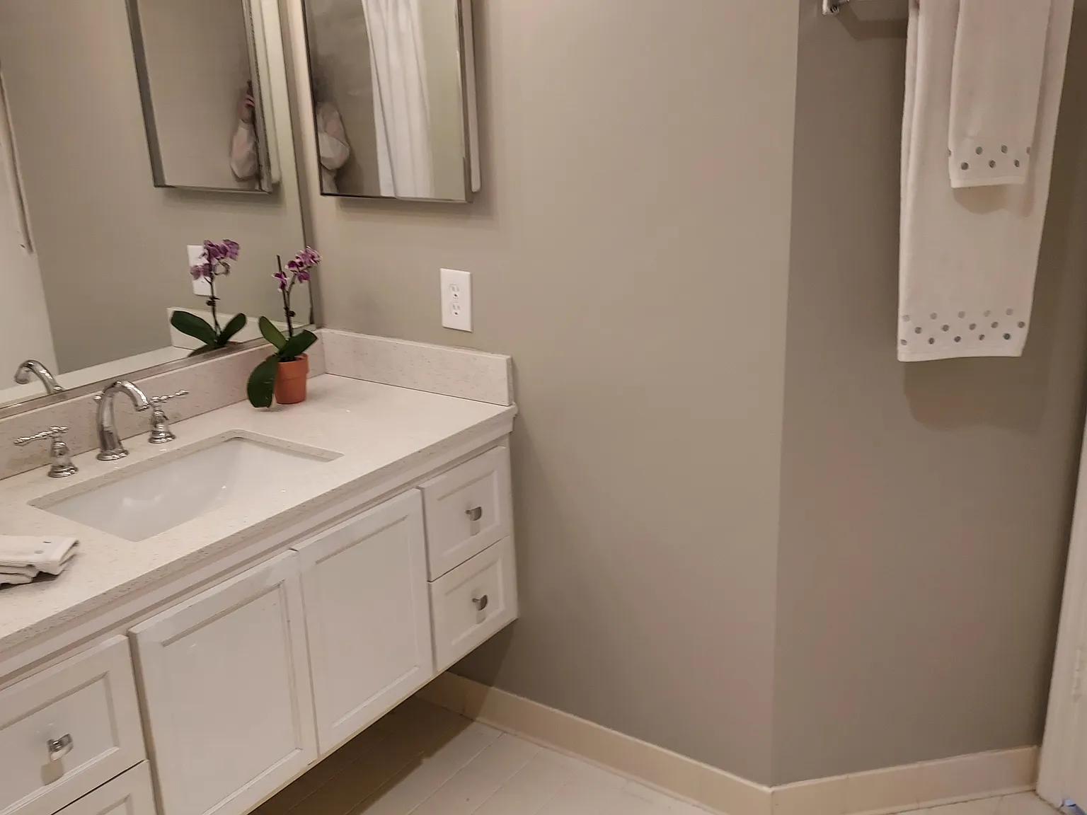 1 bed, 721 sqft, $2,475 — Photo 3