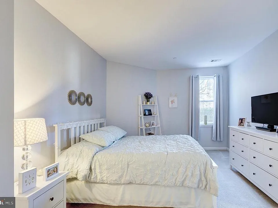 23 Pierside Dr #113