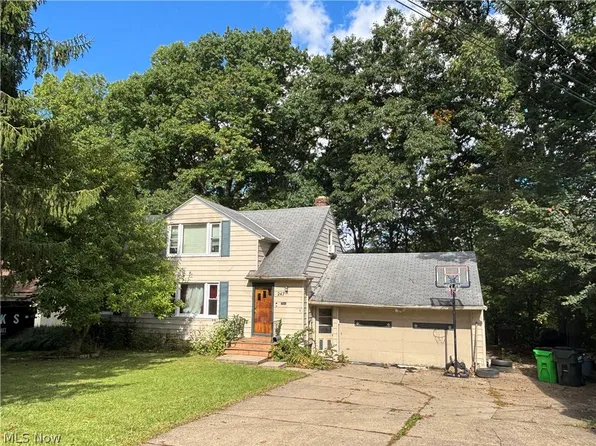 247 W Glendale St, Bedford, OH 44146