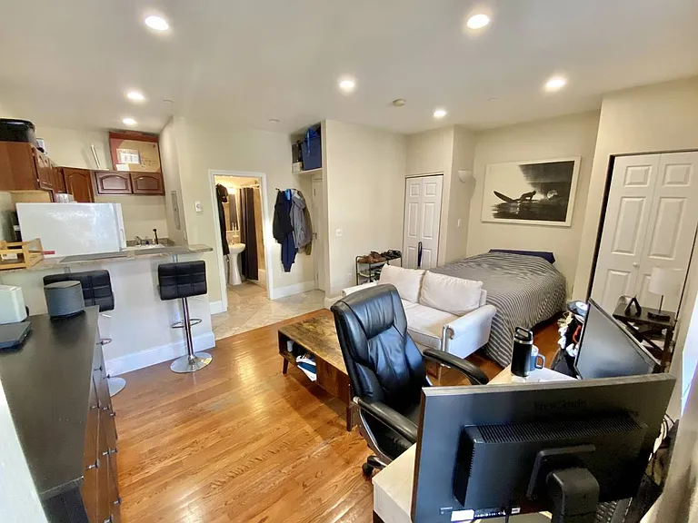 61 Clarendon St #5 — Photo 7
