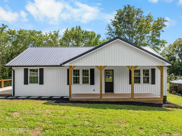 994 Pinecrest Rd, Jacksboro, TN 37757