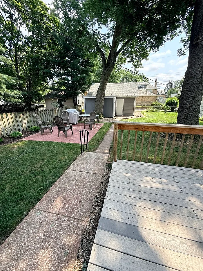 2 bed, 1.0 bath, $1,650 — Photo 4