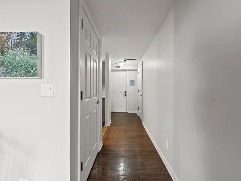 544 S Front St #315 — Photo 2