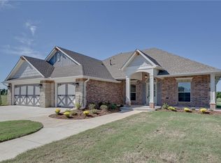 516 N Hogan Ave, Guthrie, OK 73044