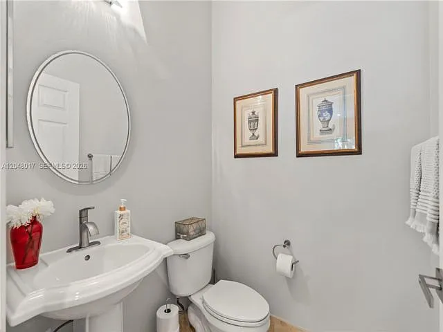 4 bed, 2.5 bath, $5,450 — Photo 4