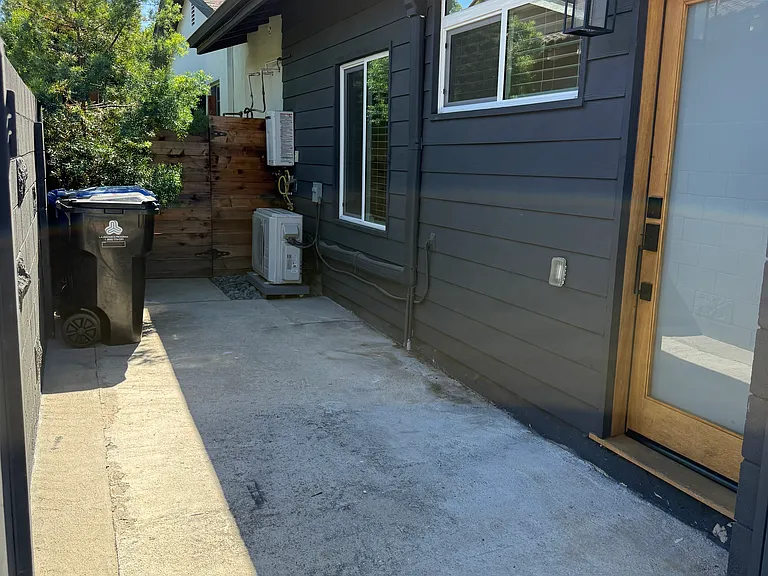 23662 Community St — Photo 2