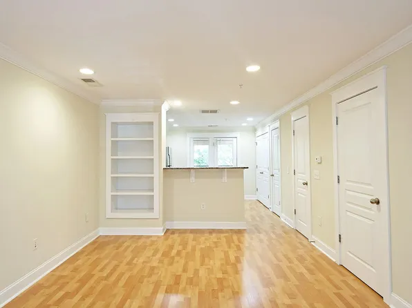 1850 Candlewood Ct Unit 205, Charlottesville, VA 22903