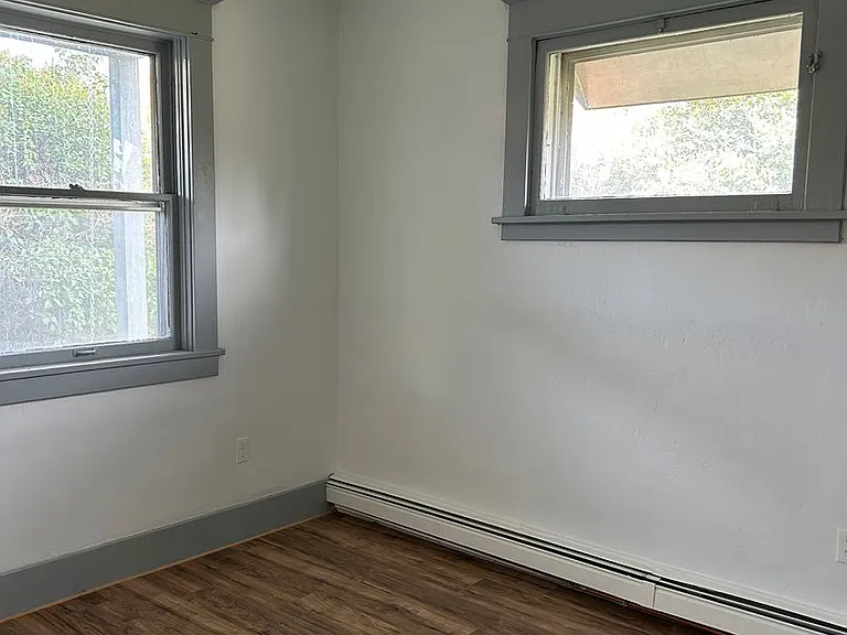 1041-1045 W Galena St — Photo 10