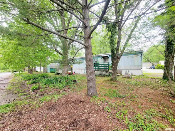 57 Acorn Ln, Carbondale, IL 62902