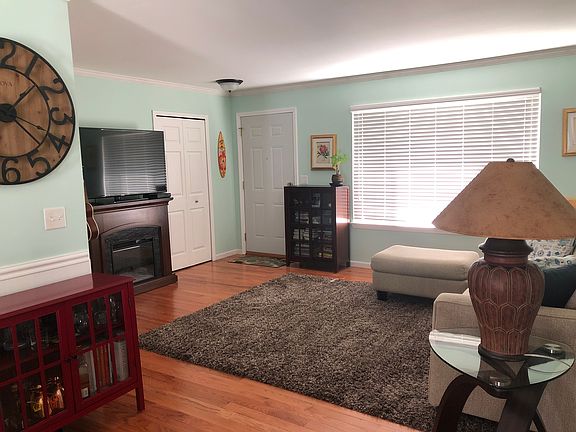 3rd image of 7982 Shady Beach Dr
