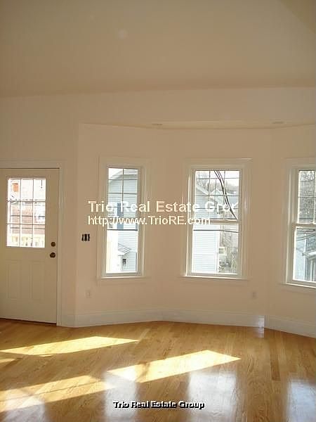 1st image of 29 Oakland St