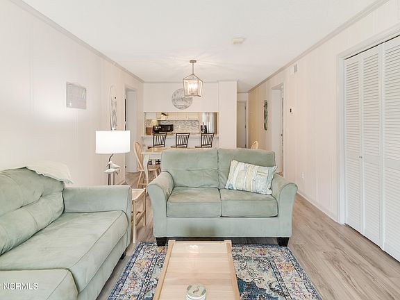 5th image of 264 W 1st St #3