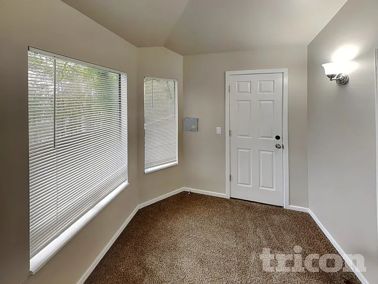 1581 Woodland Ter — Photo 15
