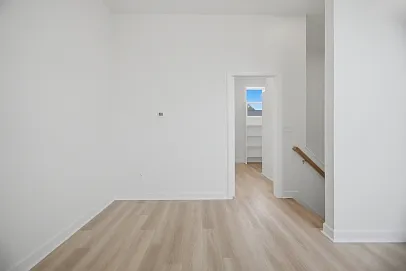 909 Baltic Ave — Photo 8