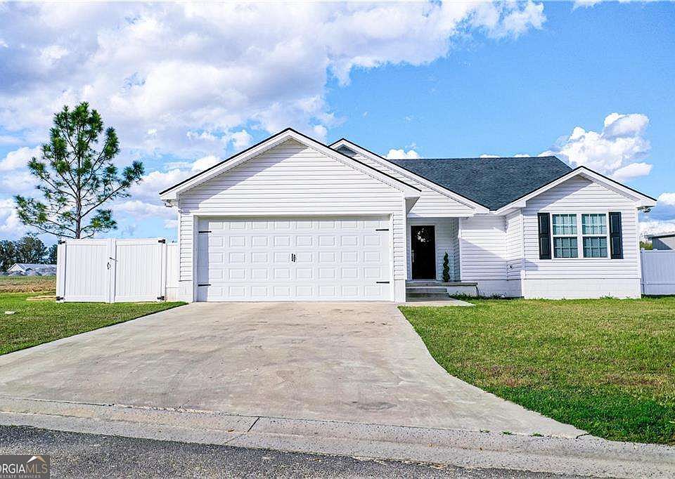 1st image of 594 Pinehurst Dr