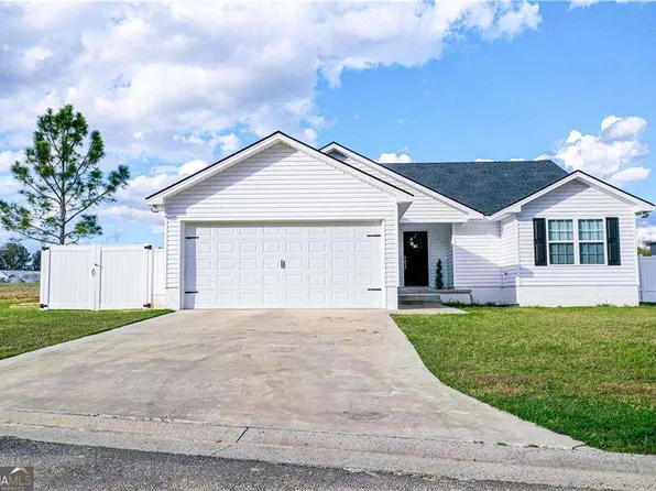 594 Pinehurst Dr, Blackshear, GA 31516